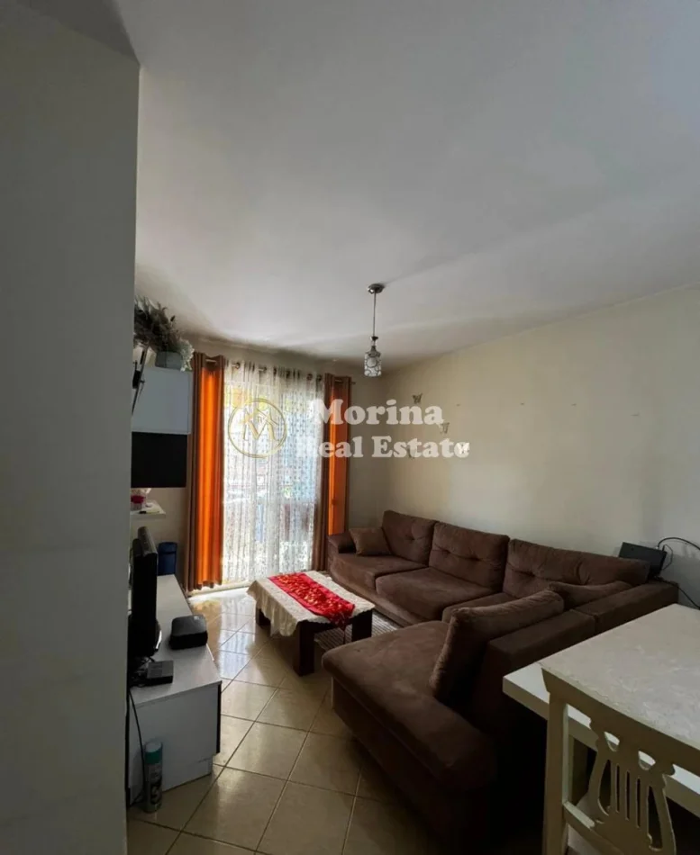 Tirane, jepet me qera apartament 1+1 Kati 4, 45 m² 400 € (Astir)