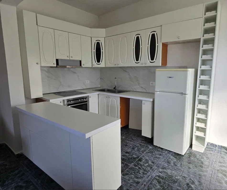 Tirane, jepet me qera apartament 2+1 Kati 2, 70 m² 450 € (Qytet Studenti)