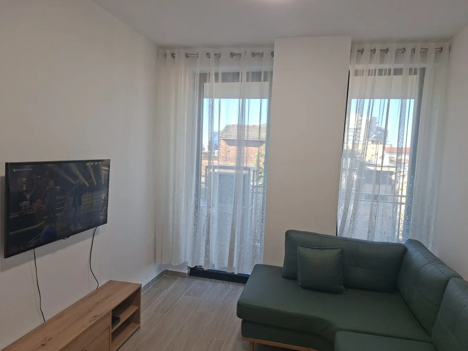 Tirane, jepet me qera apartament 1+1 Kati 2, 70 m² 750 € (Mine Peza)