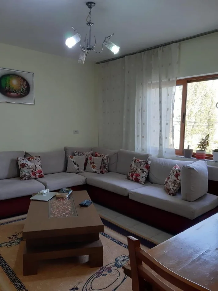 Tirane, jepet me qera apartament 1+1 Kati 4, 56 m² 350 € (Ali Demi)