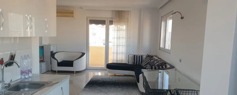 Tirane, jepet me qera apartament 1+1 Kati 5, 85 m² 420 € (Rruga Kongresi I Manastirit)