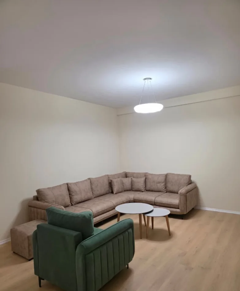 Tirane, jepet me qera apartament 2+1 Kati 3, 97 m² 600 € (Astir)