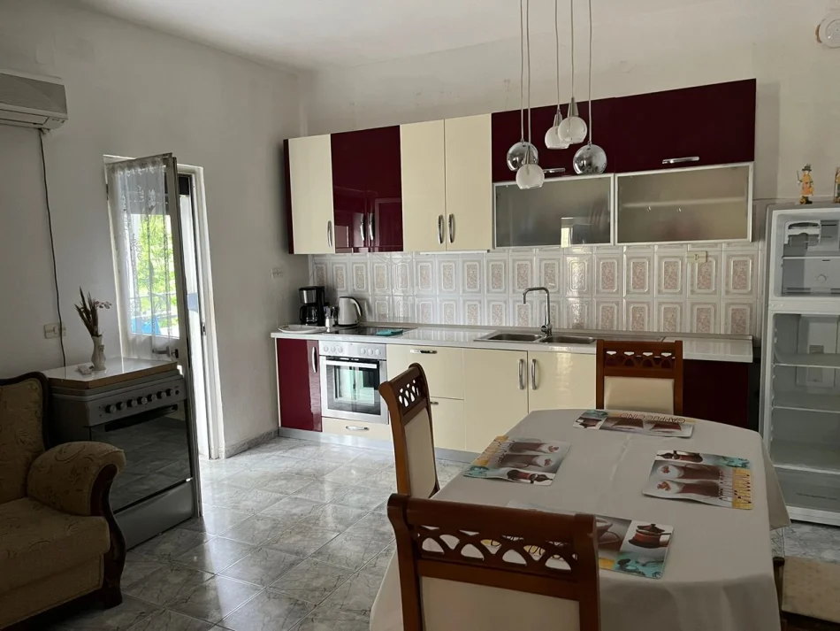Tirane, jepet me qera apartament 1+1 Kati 2, 65 m² 450 € (Tregu Elektrik)