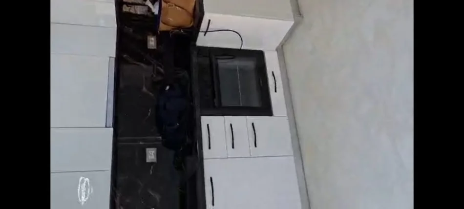Tirane, jepet me qera apartament 2+1 Kati 3, 85 m² 400 € (Ali Demi )