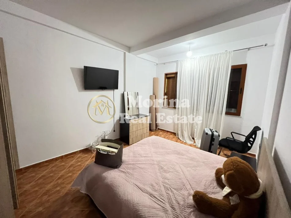 Tirane, jepet me qera apartament 6+1 Kati 1, 120 m² 1500 € (Ali Demi)
