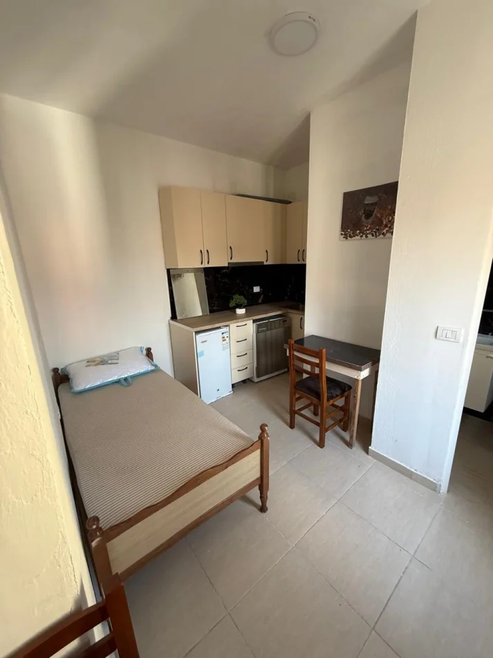 Tirane, jepet me qera apartament 1+1 Kati 2, 25 m² 250 € (Qytet Studenti)