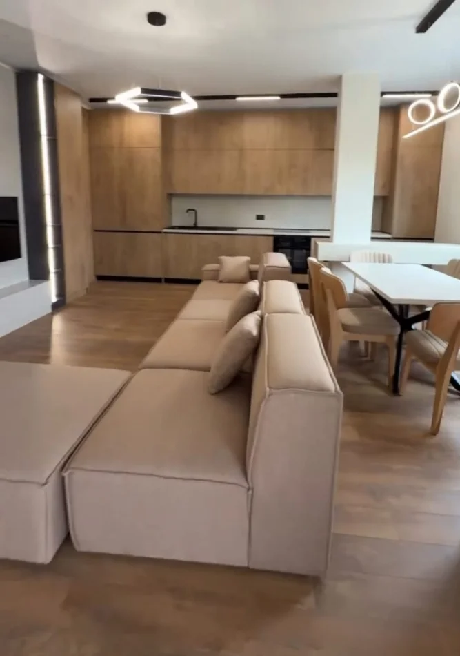 Tirane, jepet me qera apartament 2+1 Kati 4, 365 m² 5.000 € (Mjull-Bathore)