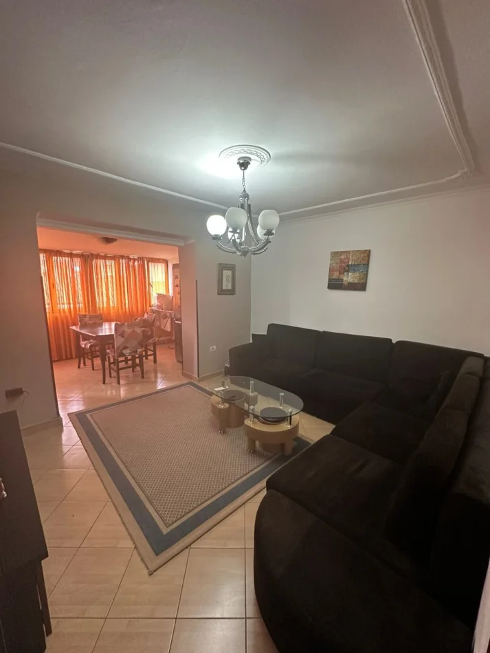 Tirane, jepet me qera apartament 2+1 Kati 3, 75 m² 450 € (Pediatria)