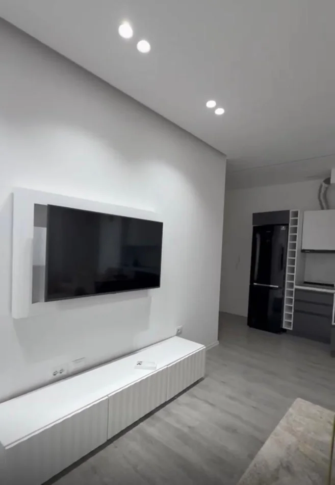 Tirane, jepet me qera apartament 1+1 Kati 4, 72 m² 650 € (Rruga Siri Kodra)