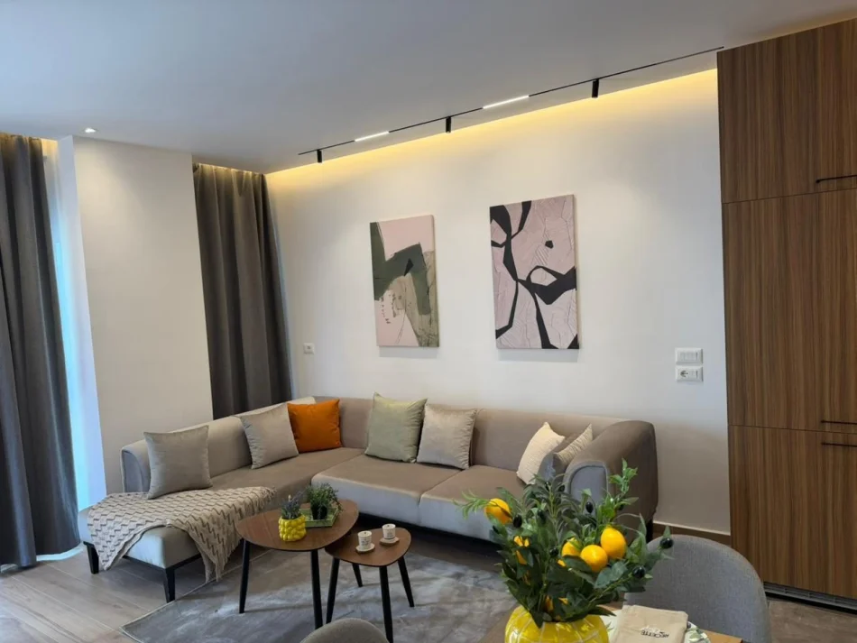 Tirane, jepet me qera apartament 1+1 Kati 3, 72 m² 720 € (Zogu i Zi)
