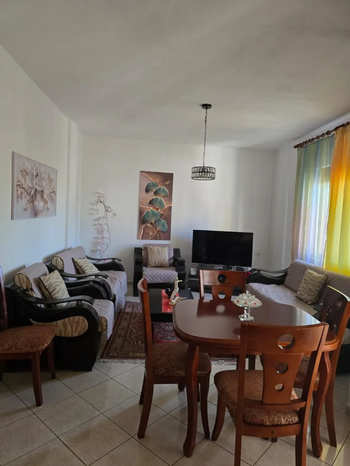 Tirane, jepet me qera apartament 2+1 Kati 3, 120 m² 650 € (Rruga Siri Kodra)