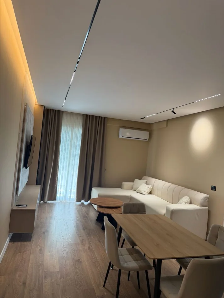 Tirane, jepet me qera apartament 2+1 Kati 3, 95 m² 800 € (Xhamlliku)