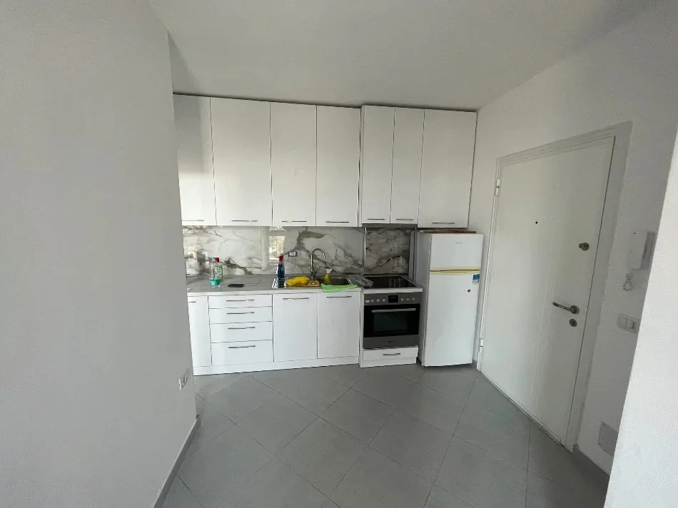 Tirane, jepet me qera apartament 1+1 Kati 7, 45 m² 420 € (QSUT)