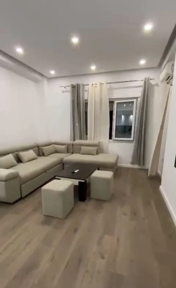 Tirane, jepet me qera apartament 1+1 Kati 1, 90 m² 550 € (Botanical Garden of Tirana)