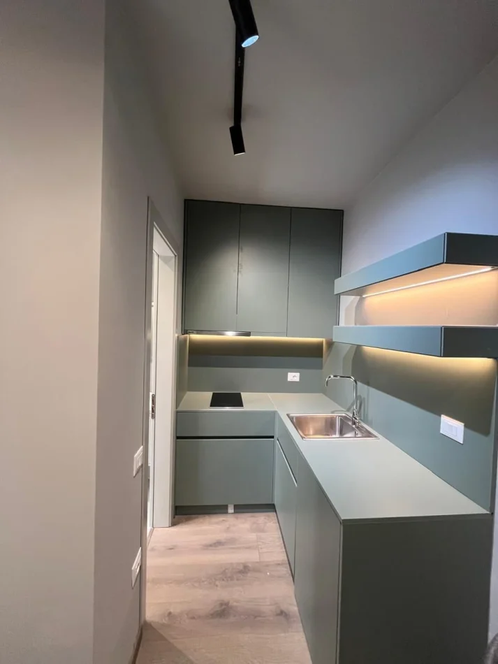 Tirane, jepet me qera apartament 2+1 Kati 2, 120 m² 1.500 € (Kompleksi Usluga)