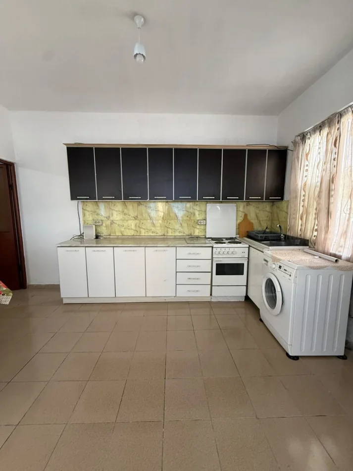 Tirane, jepet me qera apartament 2+1 Kati 1, 90 m² 350 € (Rruga 5 Maji)