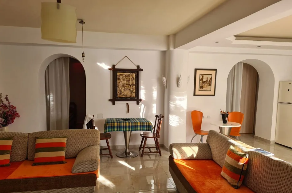 Tirane, jepet me qera apartament 2+1 Kati 1, 90 m² 500 € (Embassy of the United States)