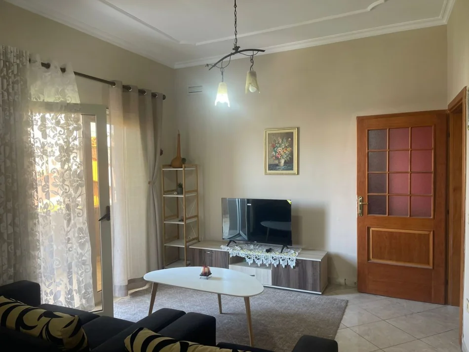 Tirane, jepet me qera apartament 1+1 Kati 2, 56 m² 400 € (Selite Rruga Kodra e Diellit)