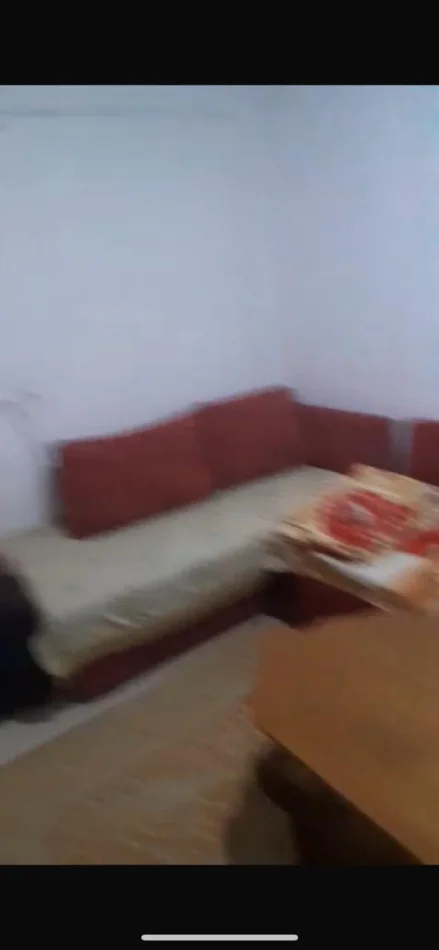 Tirane, jepet me qera apartament 1+1 Kati 4, 60 m² 300 € (Rruga 5 Maji)