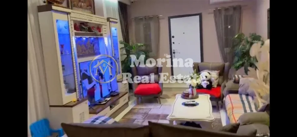 Tirane, jepet me qera apartament 2+1 Kati 1, 167 m² 170.000 € (Vasil Shanto)