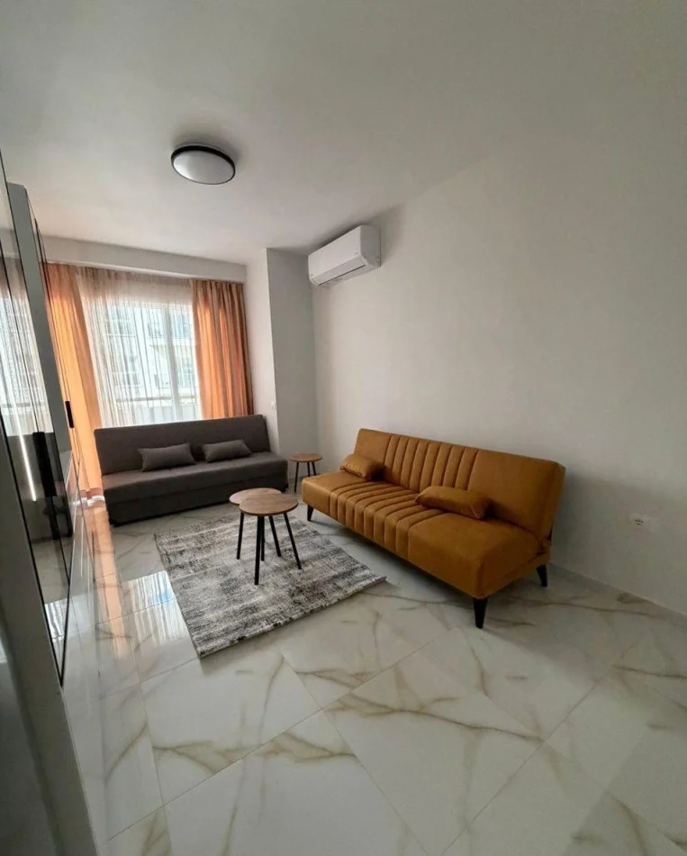 Tirane, jepet me qera apartament 1+1 Kati 3, 40 m² 380 € (Laprakë)