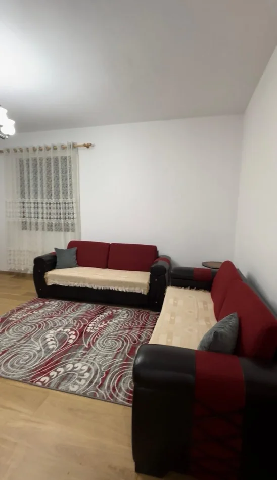 Tirane, jepet me qera apartament 1+1 Kati 1, 85 m² 300 € (Sauk)