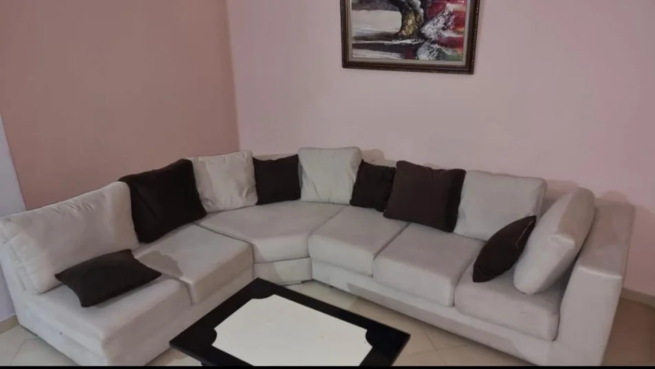 Tirane, jepet me qera apartament 1+1 Kati 3, 70 m² 420 € (Vila L)