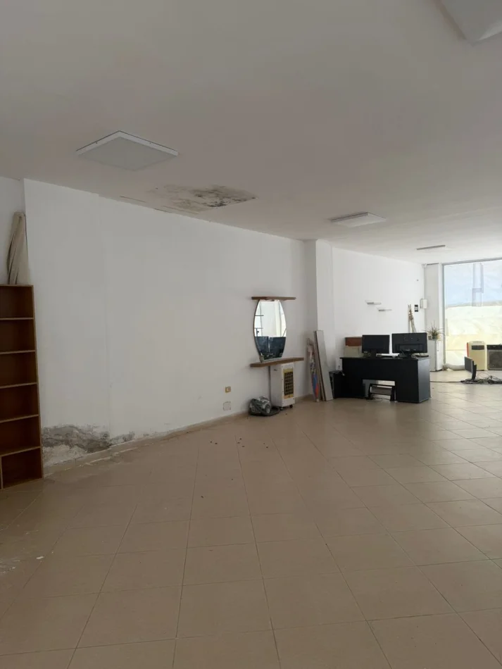 Tirane, jepet me qera ambjent biznesi Kati 0, 95 m² 500 € (Kodra e Diellit)