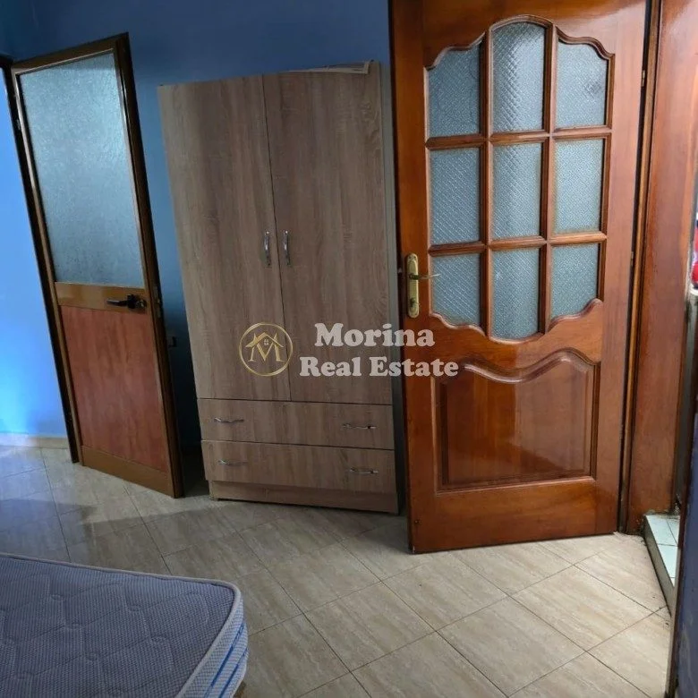 Tirane, jepet me qera apartament 1+1 Kati 1, 50 m² 250 € (Rruga 5 Maji)