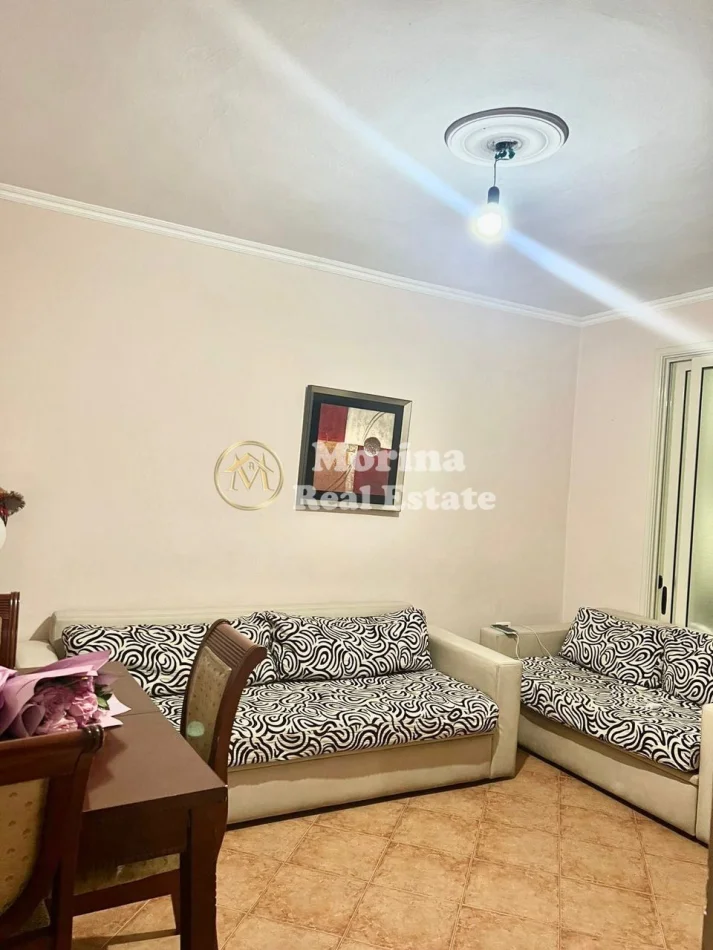 Tirane, jepet me qera apartament 2+1 Kati 3, 95 m² 500 € (Brryli)