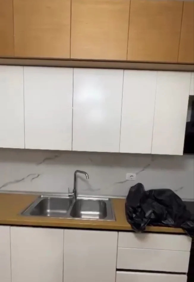 Tirane, jepet me qera apartament 2+1 Kati 6, 100 m² 400 € (Kamëz)