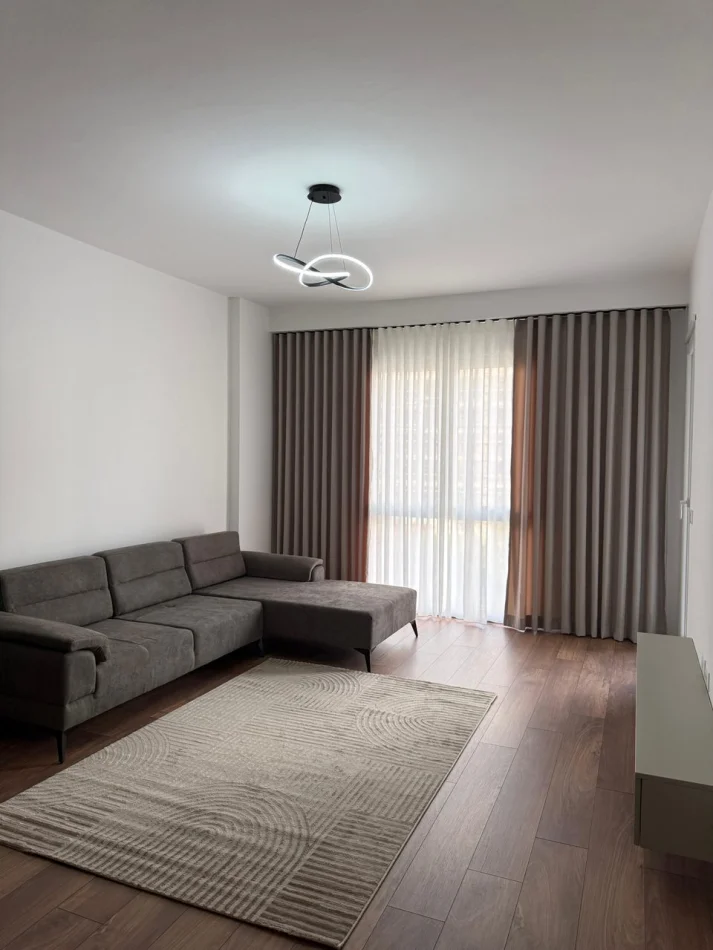 Tirane, jepet me qera apartament 1+1 Kati 3, 65 m² 450 € (Paskuqan)