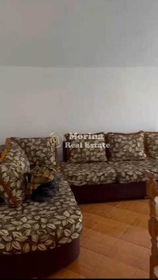 Tirane, jepet me qera apartament 2+1 Kati 3, 100 m² 400 € (Laprake)