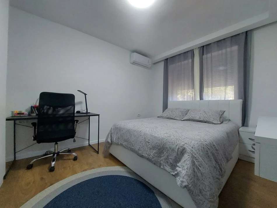 Tirane, jepet me qera apartament 1+1 Kati 2, 30 m² 350 € (QSUT)