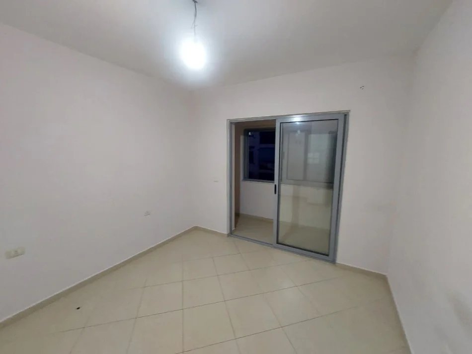 Tirane, jepet me qera apartament 2+1 Kati 5, 90 m² 450 € (Rruga 5 Maji)