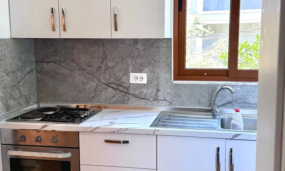 Tirane, jepet me qera apartament 1+1 Kati 1, 40 m² 450 € (Zogu I Zi)