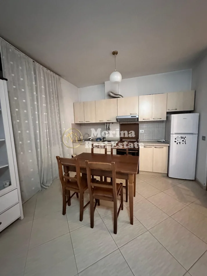 Tirane, jepet me qera apartament 1+1 Kati 2, 60 m² 450 € (Rruga e Dibrës)