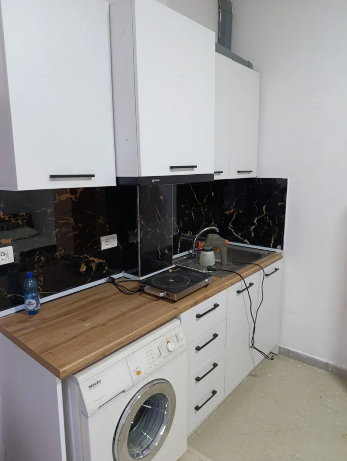 Tirane, jepet me qera apartament Studio Kati 1, 40 m² 300 € (Qyteti Studenti)