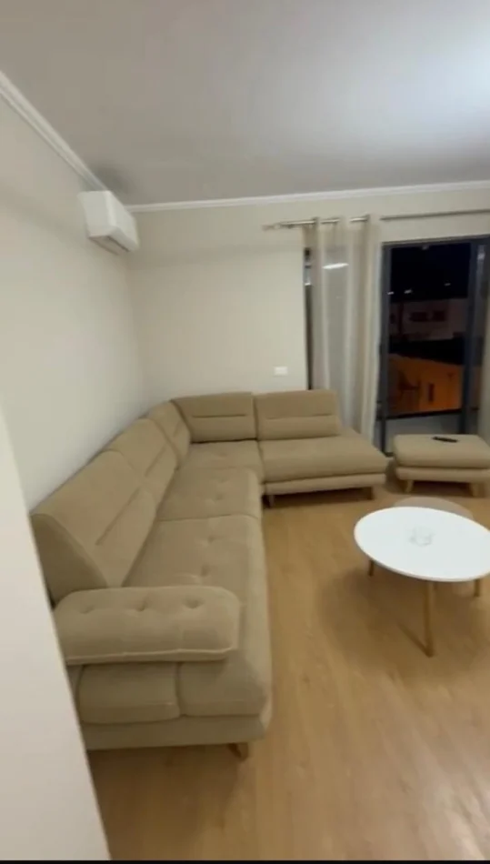 Tirane, jepet me qera apartament 2+1 Kati 2, 100 m² 500 € (Rruga 5 Maji)