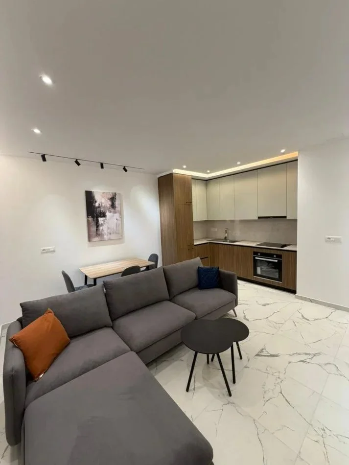 Tirane, jepet me qera apartament 1+1 Kati 6, 70 m² 760 € (Zogu I Zi)