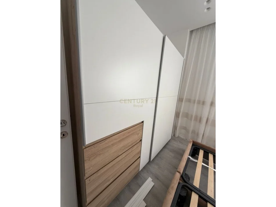 Tirane, jepet me qera apartament 1+1+Aneks+Ballkon Kati 3, 63 m² 650 € 
