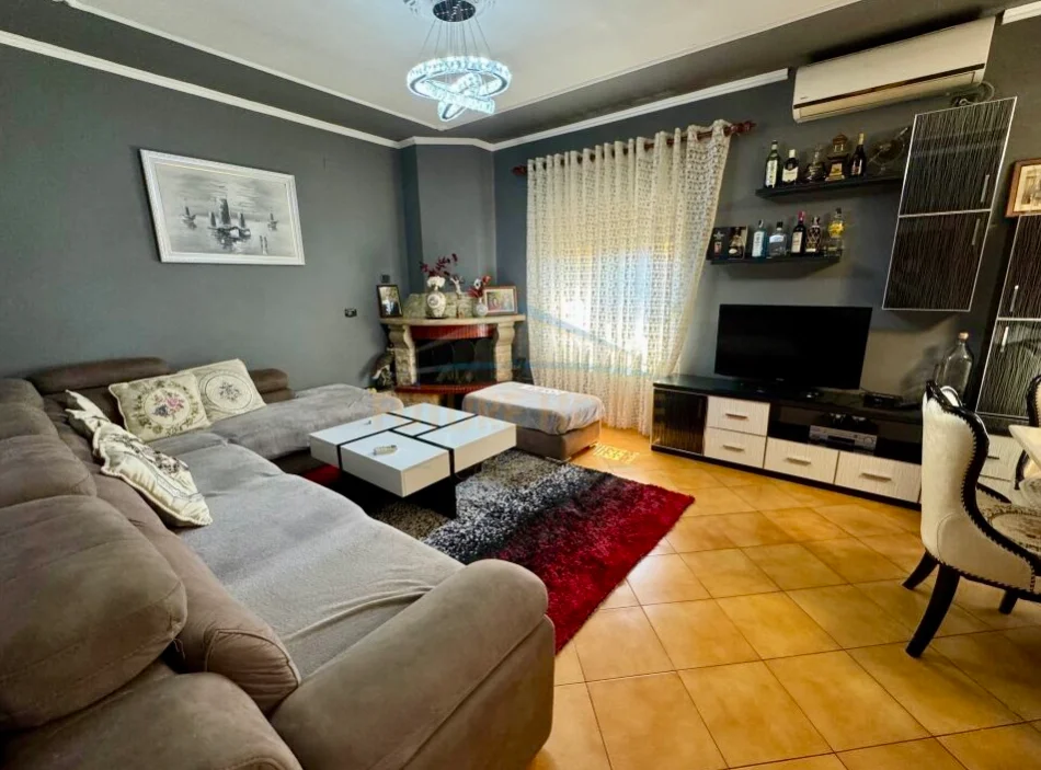 Tirane, shitet Vile Vile 3 Katshe Kati 0, 363 m² 400.000 € 