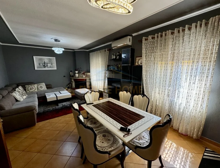 Tirane, shitet Vile Vile 3 Katshe Kati 0, 363 m² 400.000 € 