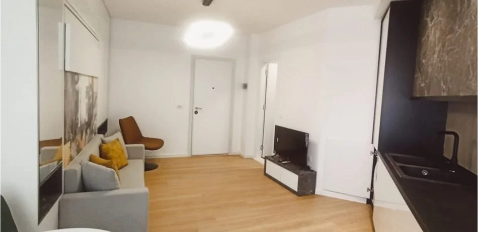 Tirane, shitet garsonier 1+1 , 36 m² 810.001 € (Komuna e Parisit)