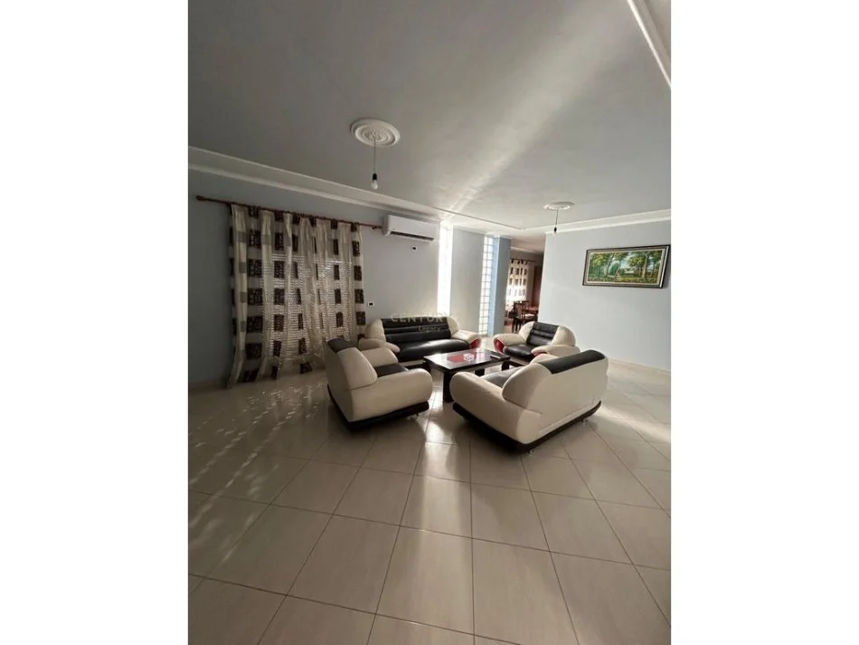 Shqiperi, jepet me qera apartament 3+1 Kati 2, 130 m² 500 € 