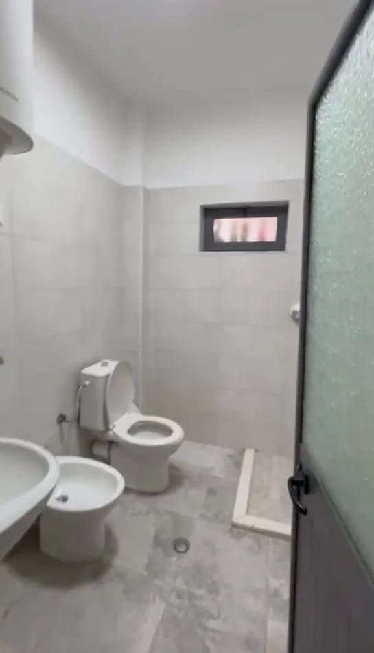 Tirane, shitet Kati 3, 48 m² 92.000 € (Prane Kompleksit Magnet)