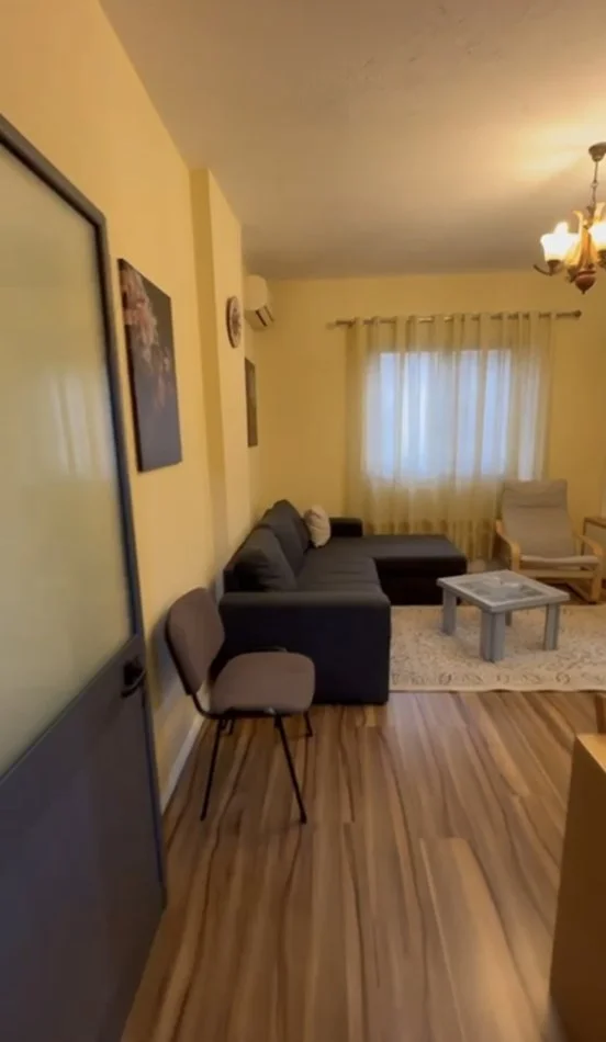 Tirane, shitet Kati 3, 48 m² 92.000 € (Prane Kompleksit Magnet)