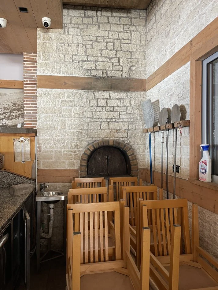 Sarande, jepet me qera bar-resorant Kati 0, 230 m² 2.000 € (Rruga butrinti)