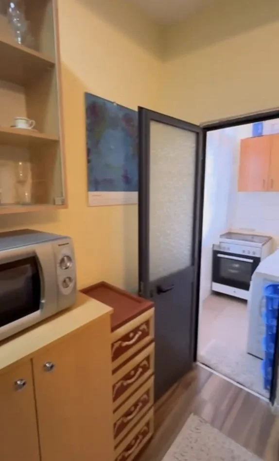 Tirane, shitet Kati 3, 48 m² 92.000 € (Prane Kompleksit Magnet)