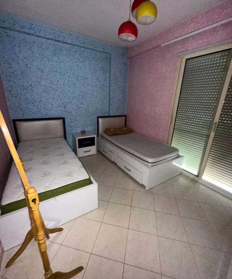 Tirane, jepet me qera apartament 2+1+Ballkon , 100 m² 400 € (Fresk)